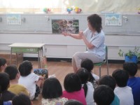 各学年ごとに読み聞かせ