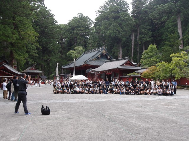 東照宮で記念撮影