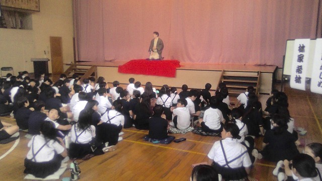 落語「寿限無」を披露