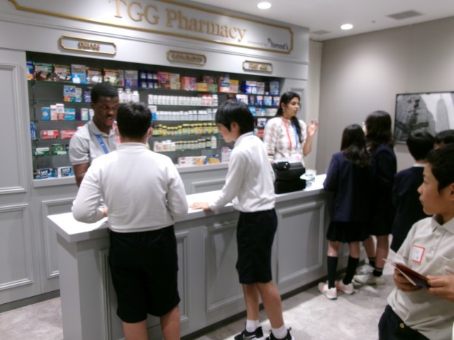 薬局で買い物