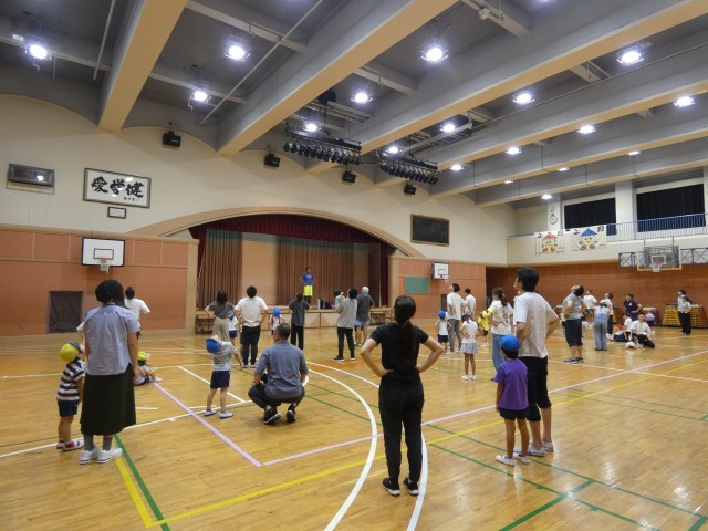 首もよく伸ばして・縮めて