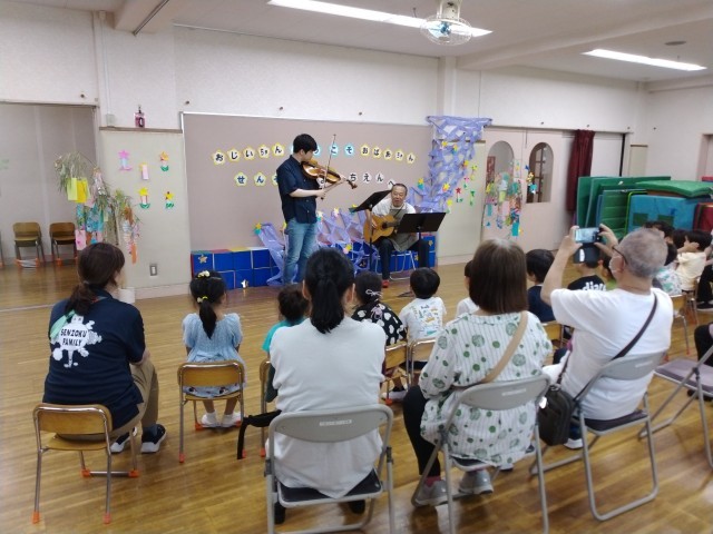 地域の方も加わって　コンサート