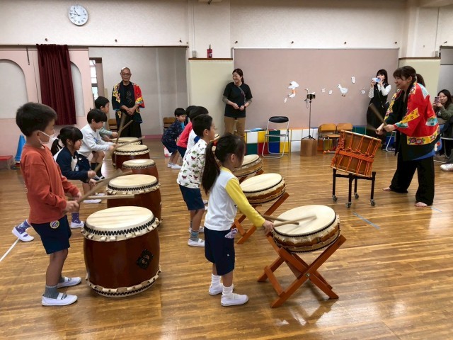 ５歳・にじ組が演奏体験