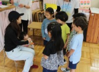 年長組からプレゼント