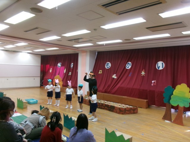 にじ組劇ごっこ　もりのおふろ